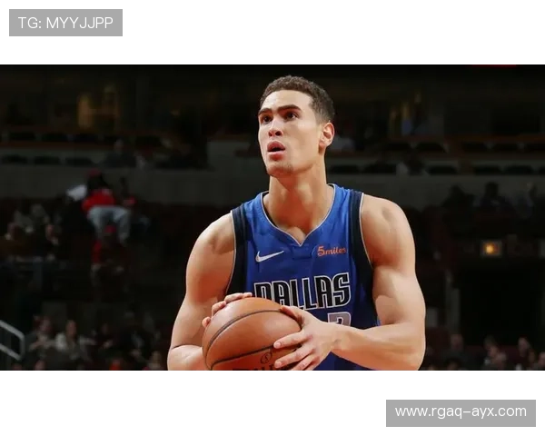 鲍威尔镇守内线 独行侠攻防更稳